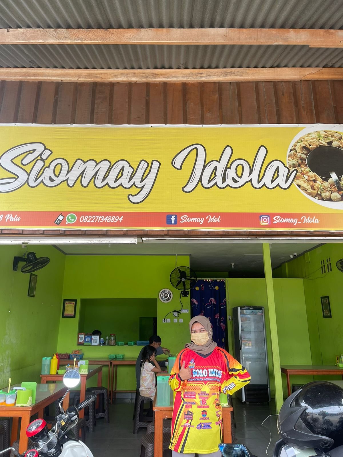 HELASTRI (SOMAY IDOLA) - CV. Solo Indah HELASTRI (SOMAY IDOLA) - CV. Solo Indah